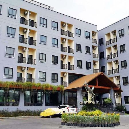 Hotel IYA Pathum Thani Exterior foto